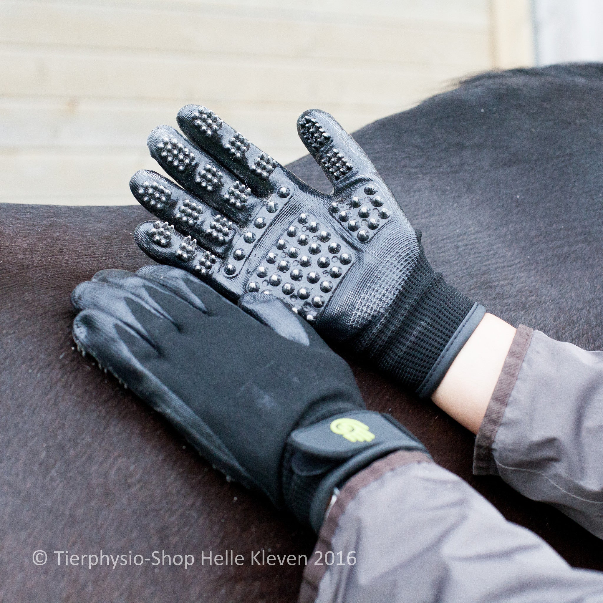 massage handschuhe kaufen Putz- & Massagehandschuhe von HandsOn – Helle Kleven Shop