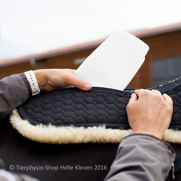 Correction Pad ohne Fellrand von Mattes - helle-kleven.shop